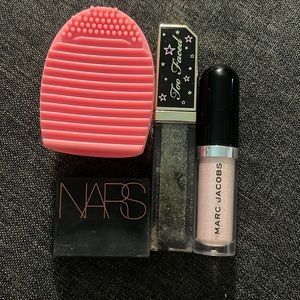 Makeup bundle